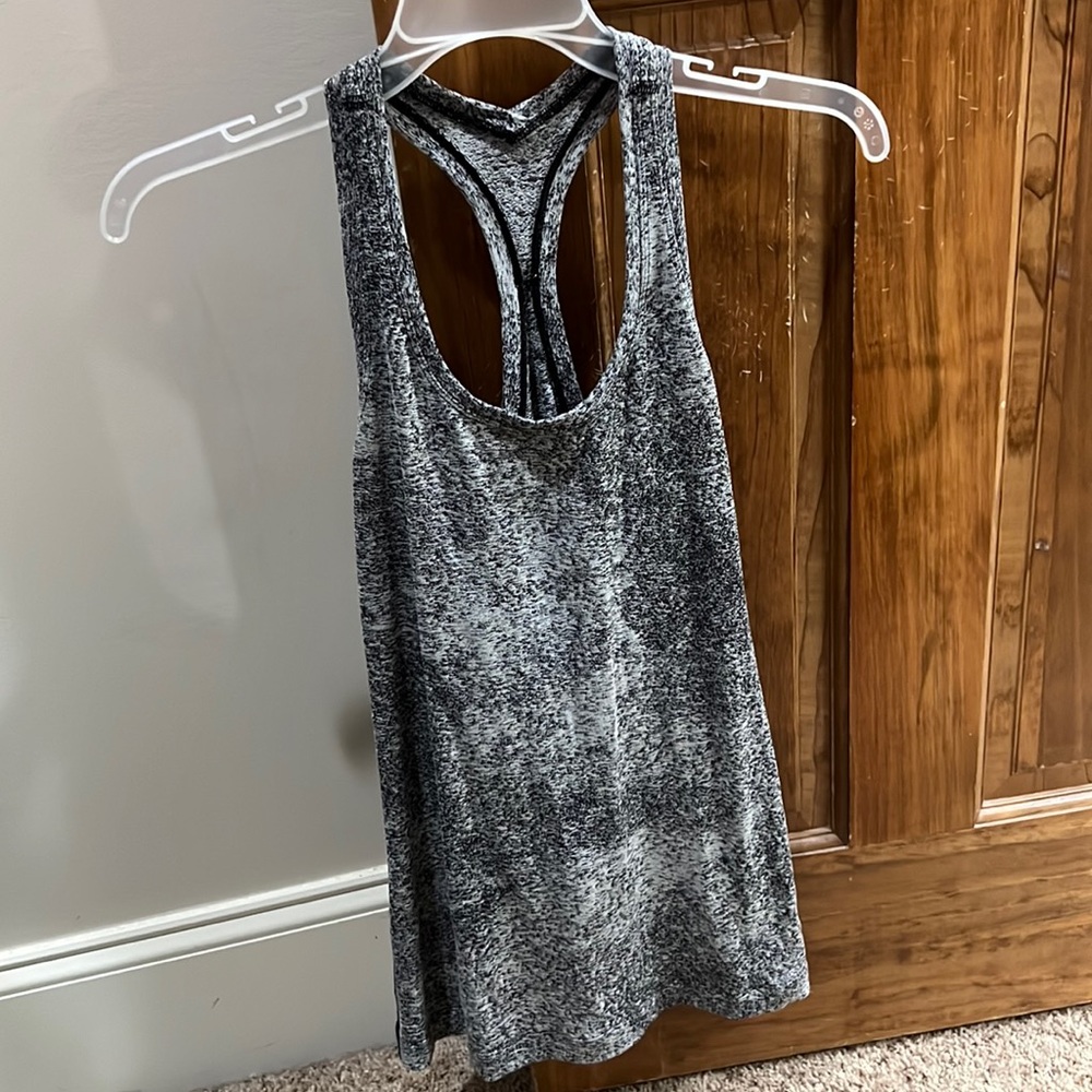Lululemon razorback tank